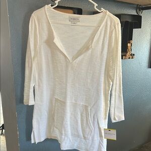 Liz Claiborne White V-Neck Women's Top